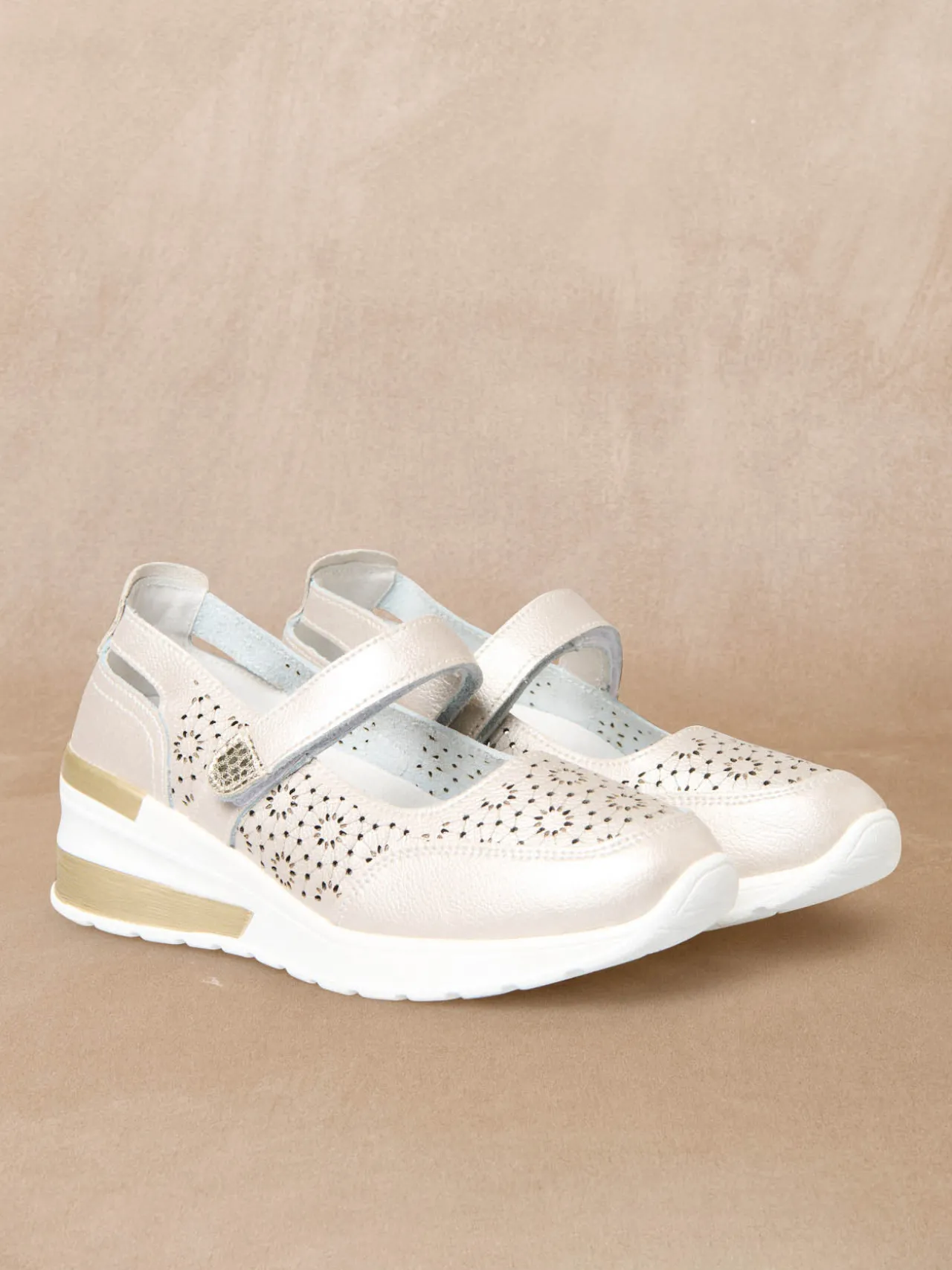 Babies à scratch en cuir