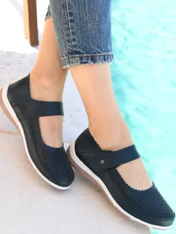 Babies ajourées à patte scratch