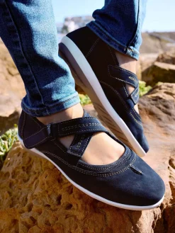 Babies cuir brides croisées