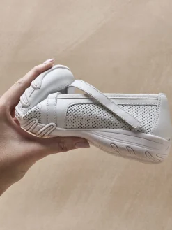 Babies d'été cuir perforé