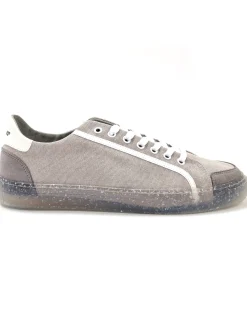 Baskets basses en matière recyclé