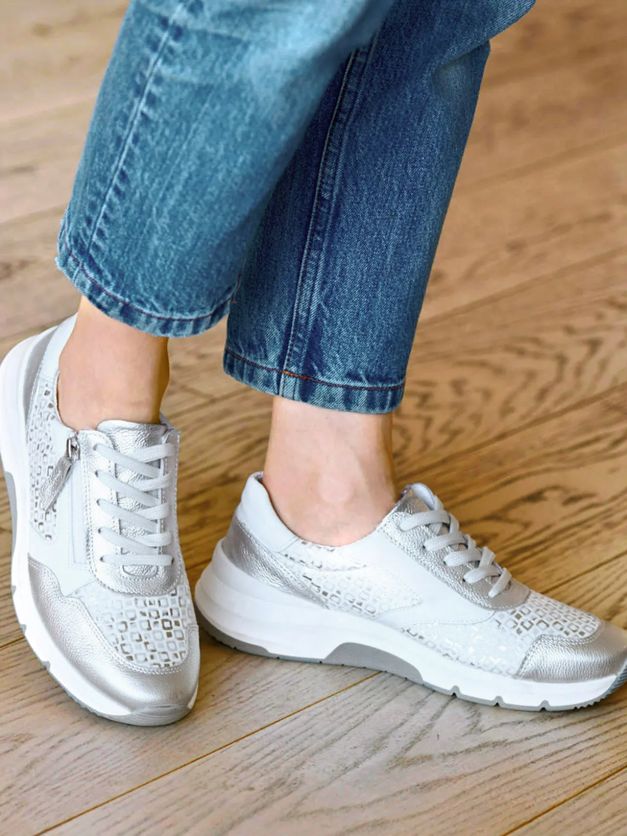 Baskets cuir et textile