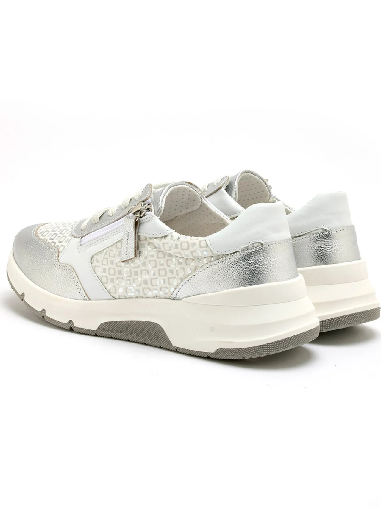 Baskets cuir et textile