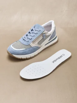 Baskets fermées par zip et lacets