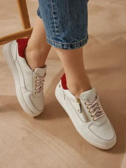 Baskets zippées et lacées