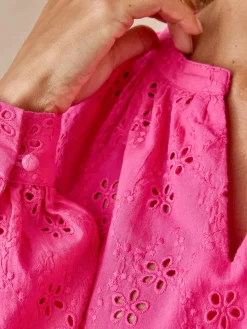 Blouse en brooderie anglaise