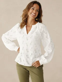 Blouse en brooderie anglaise