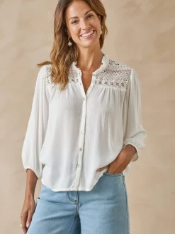 Blouse en crêpe avec macramé