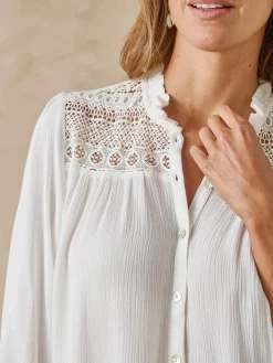 Blouse en crêpe avec macramé