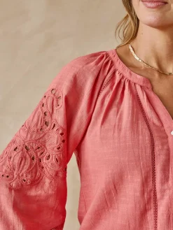 Blouse manches brodées