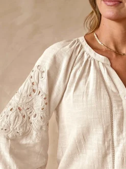 Blouse manches brodées