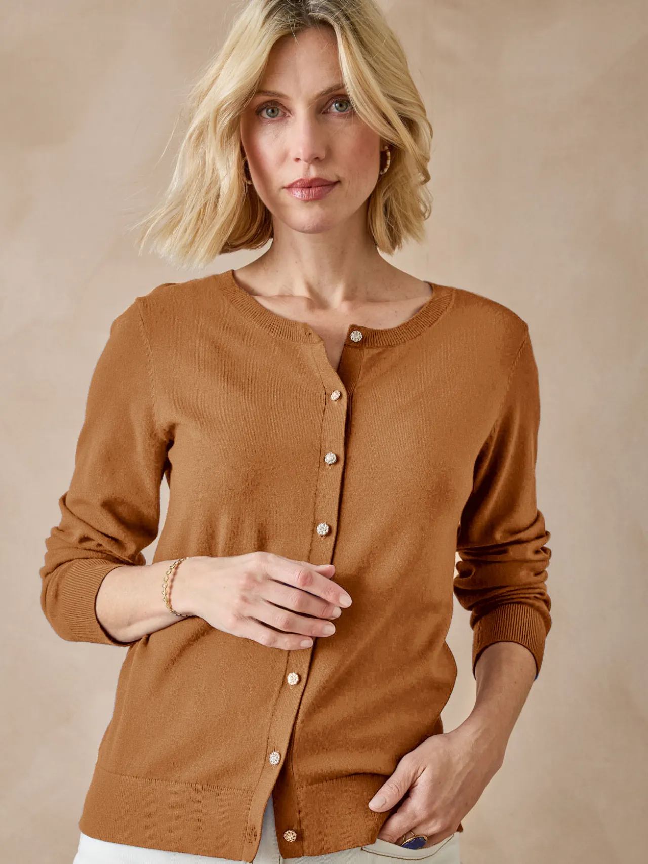 Cardigan élégant boutons-bijoux