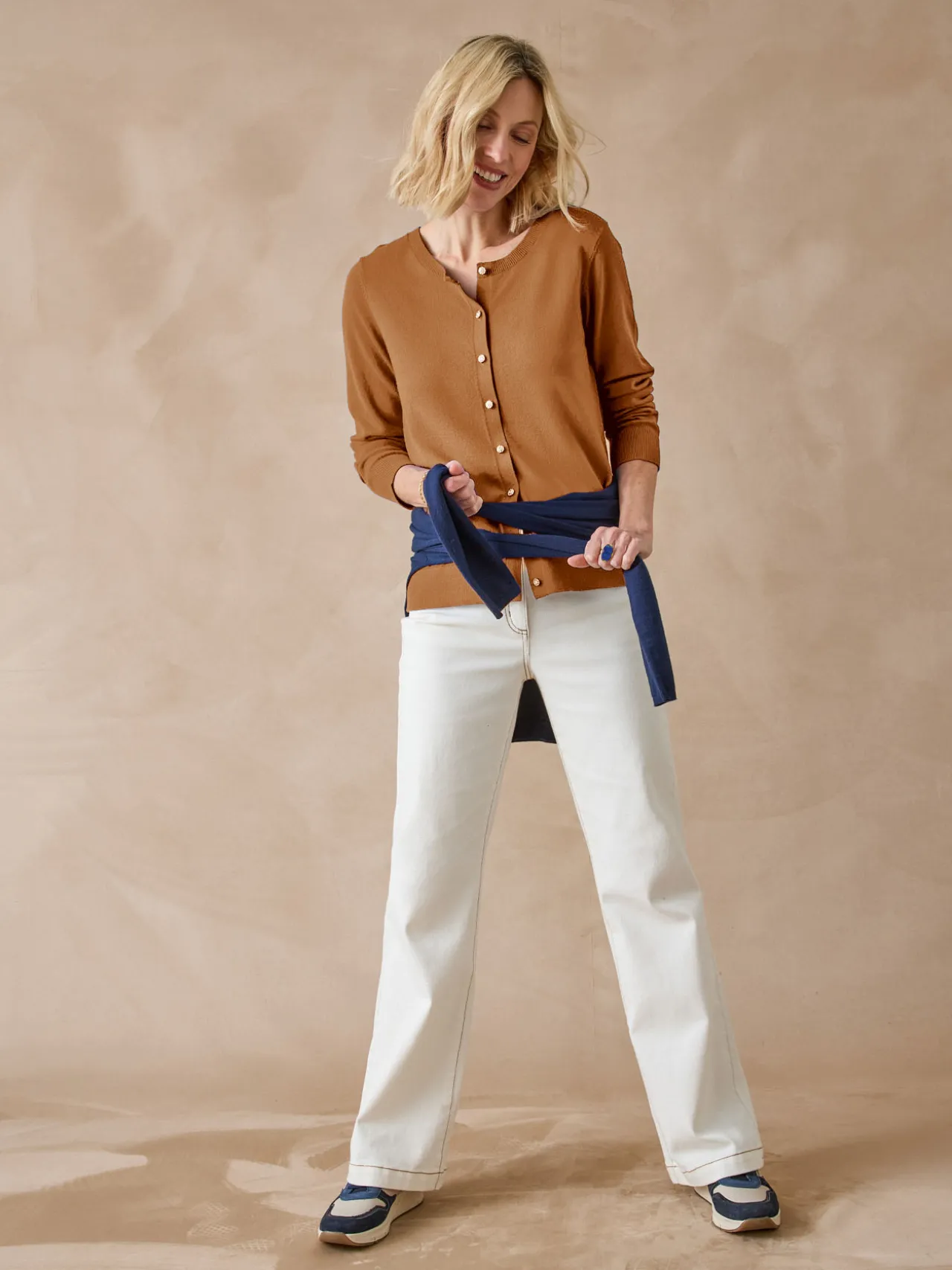 Cardigan élégant boutons-bijoux