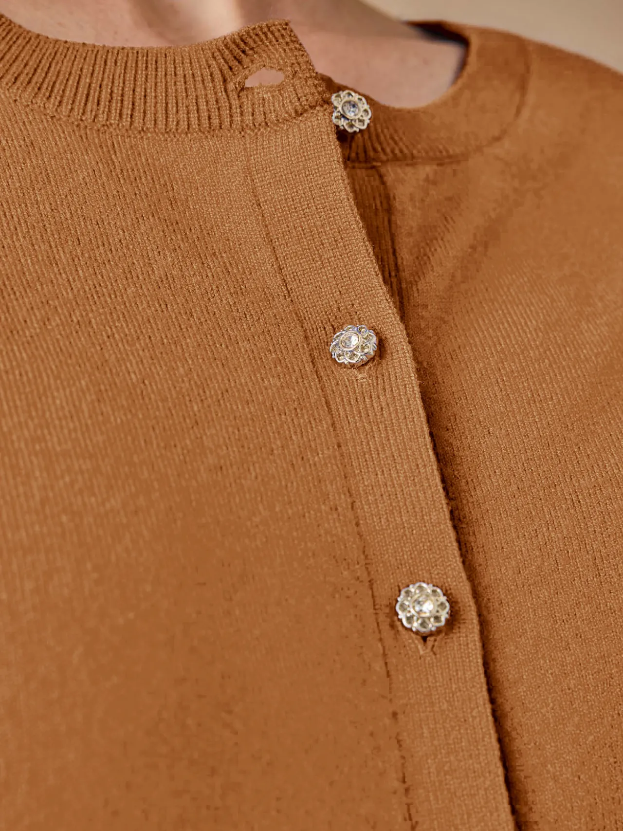 Cardigan élégant boutons-bijoux