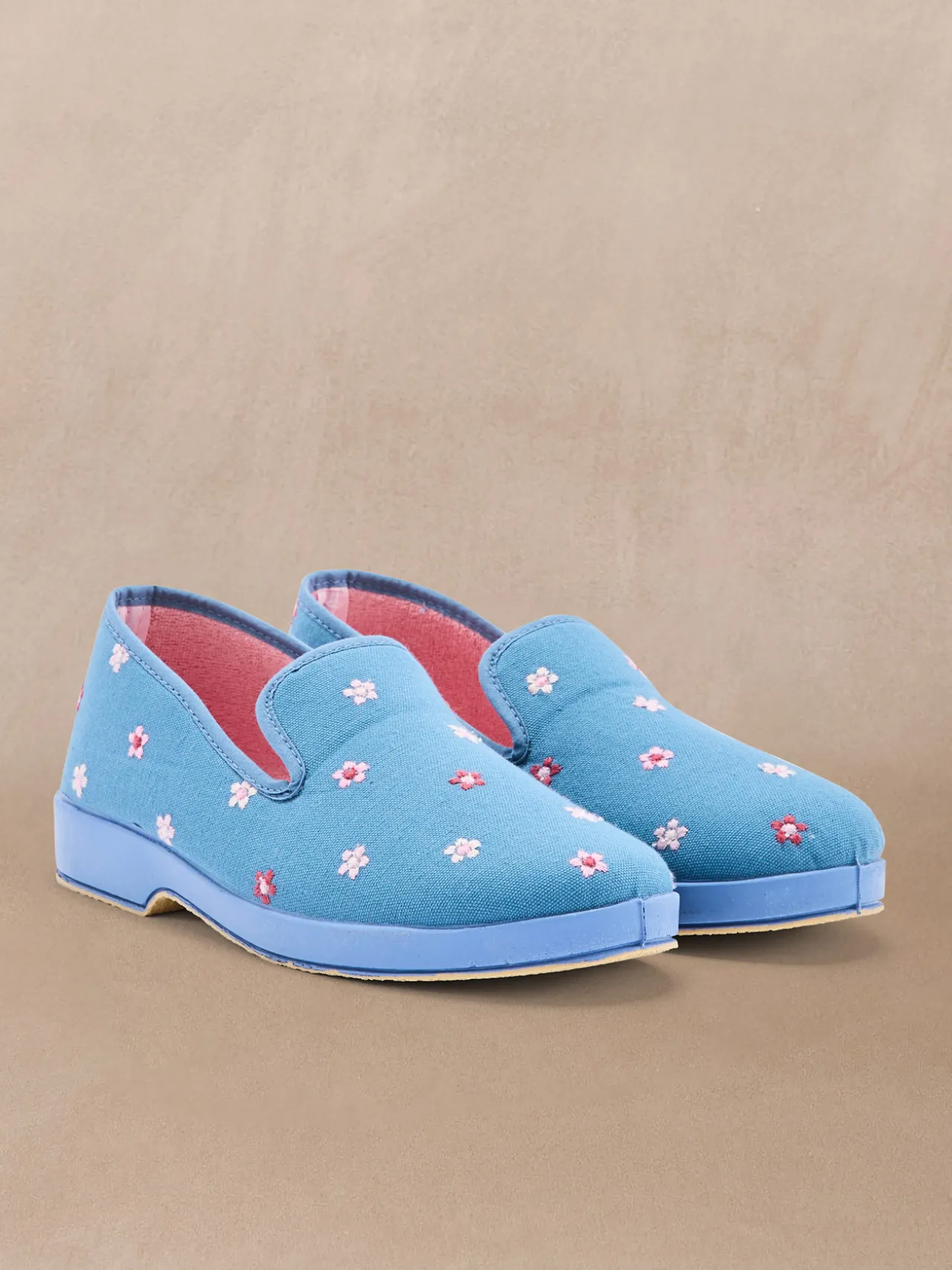 Charentaises brodées intérieur éponge