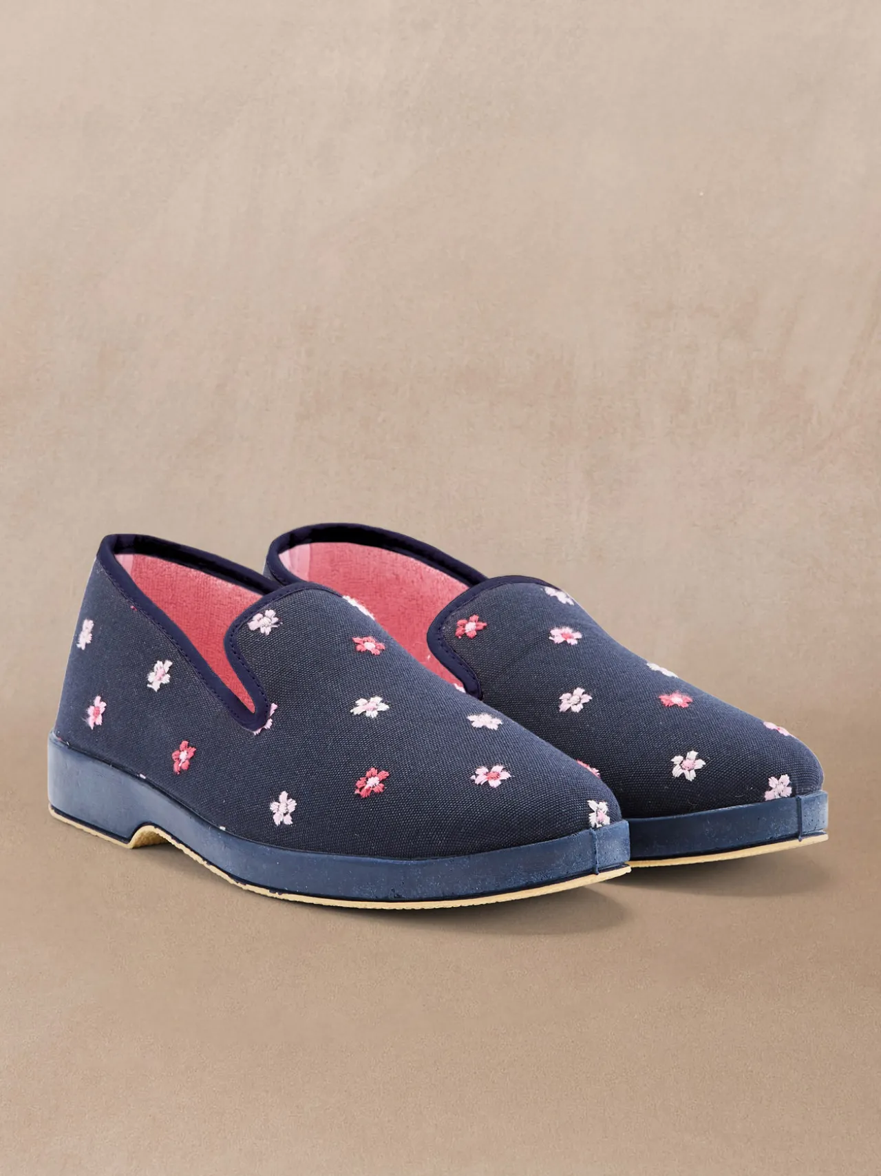 Charentaises brodées intérieur éponge