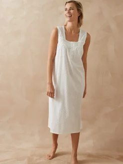 Chemise de nuit plumetis larges bretelle