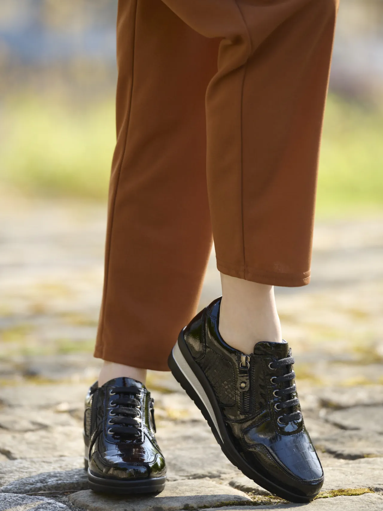 Derbies détails métallisés zip et lacets