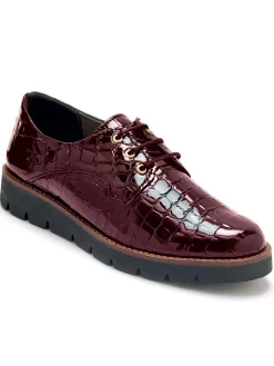 Derbies vernis façon croco