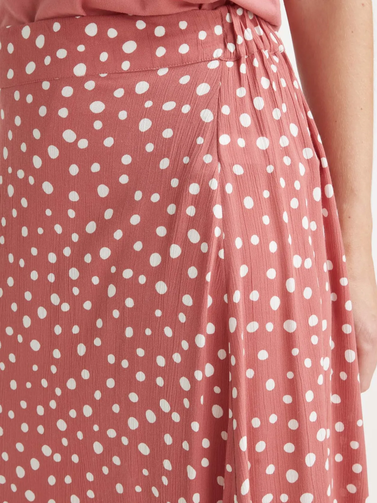 Jupe élastiquée asymétrique