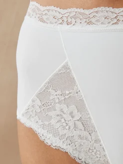 Lot 2 culottes gainantes avec dentelle