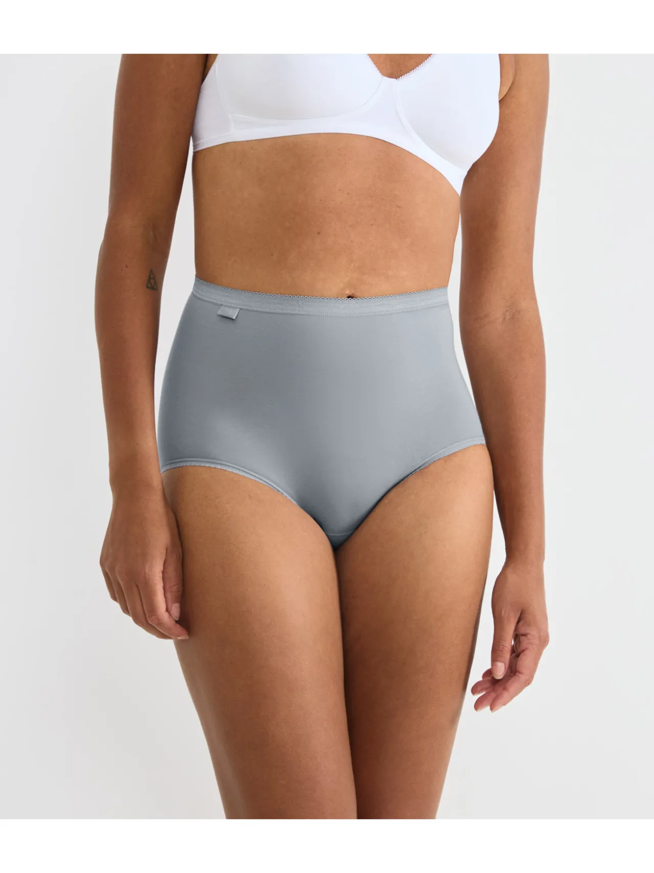 Lot de 3 culottes maxi + 1 gratuite