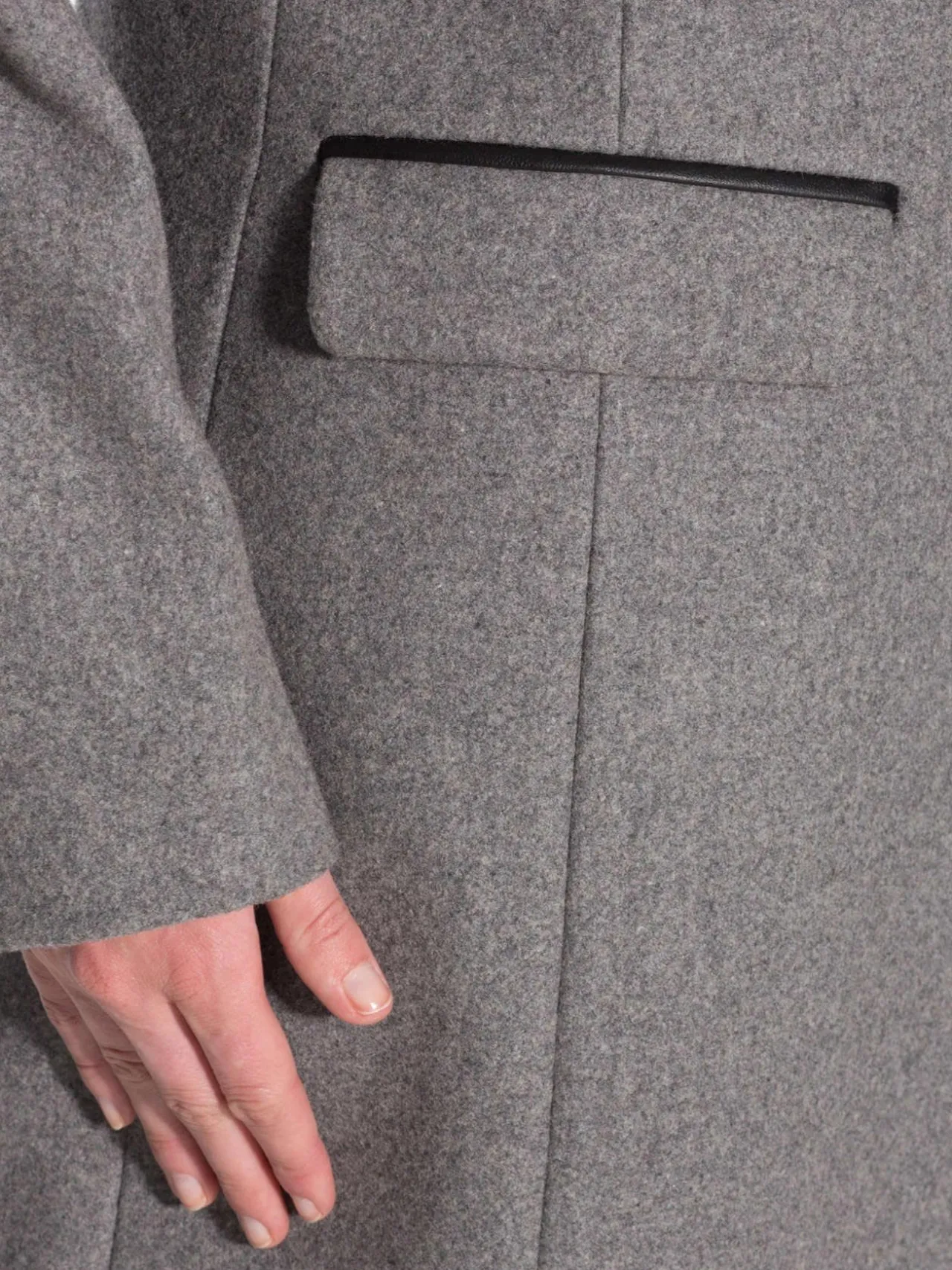 Manteau coupe droite en drap de laine