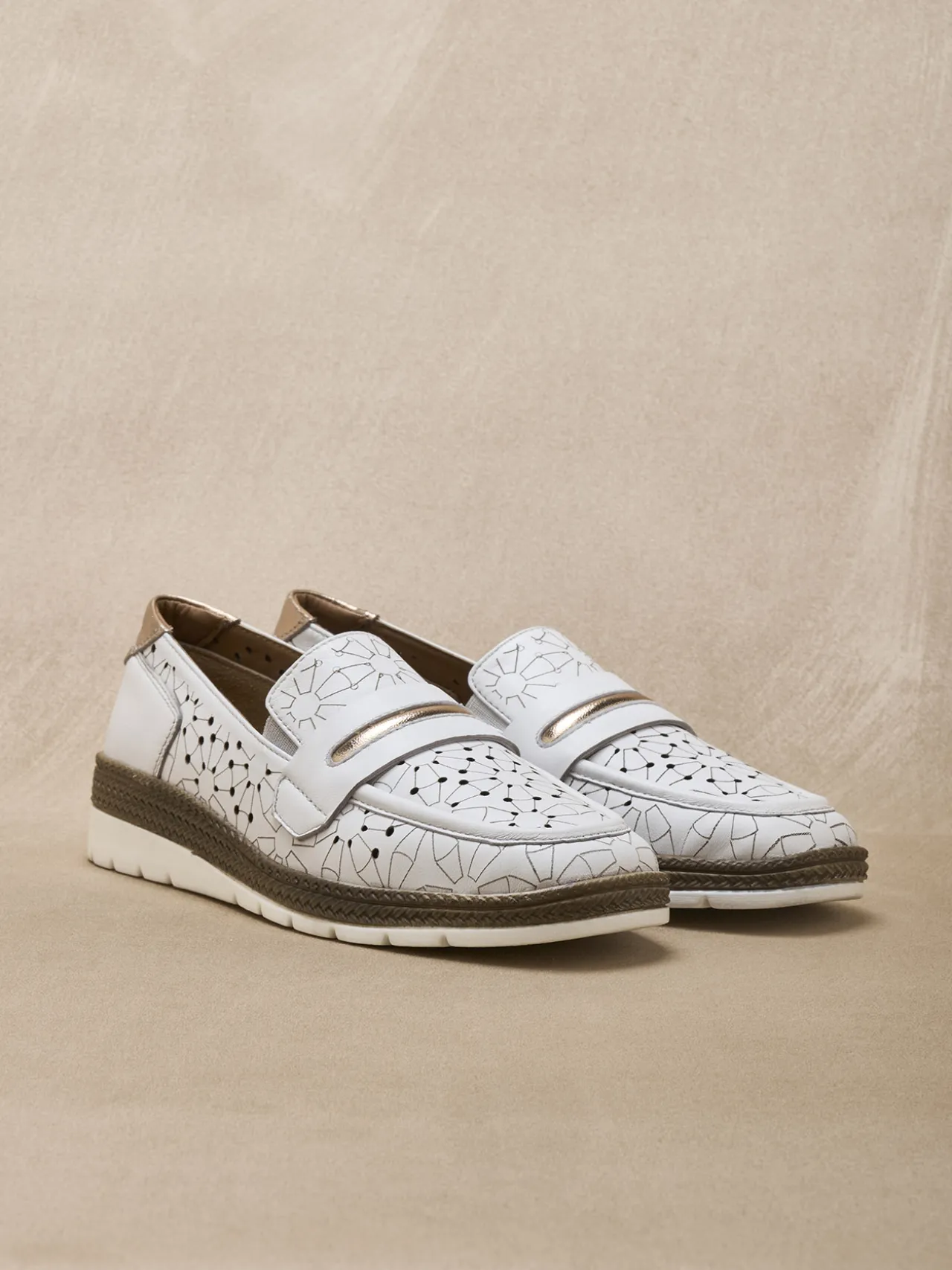 Mocassins cuir élastiqués côtés