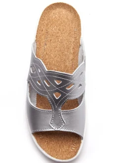 Mules à perforations fantaisie