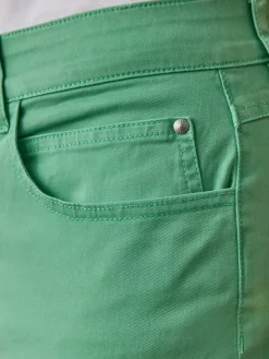 Pantacourt élastiqué en gabardine