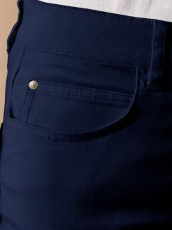 Pantacourt élastiqué en gabardine