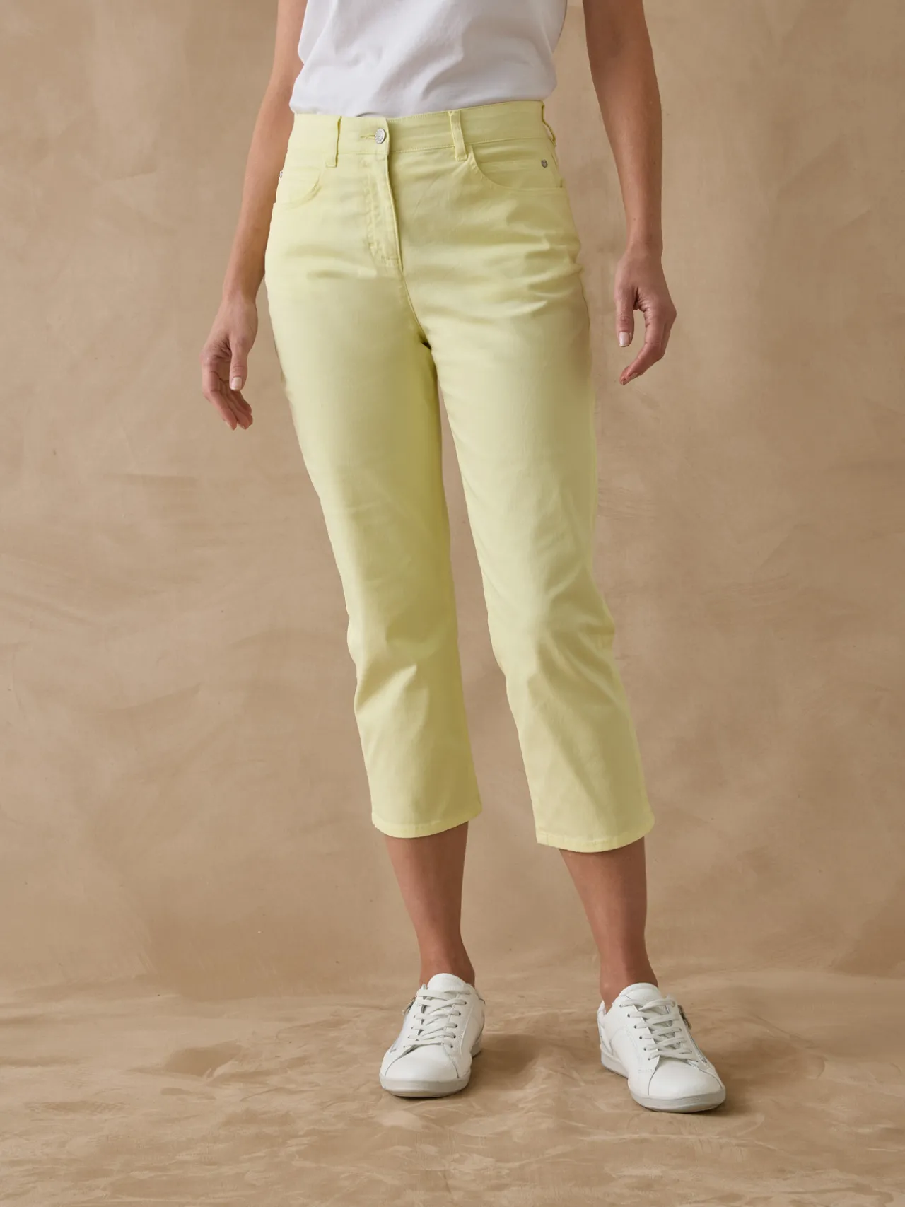 Pantacourt élastiqué en gabardine