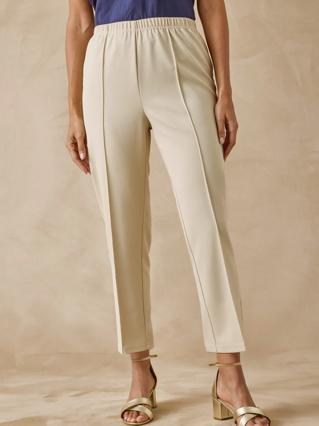 Pantacourt élastiqué en maille