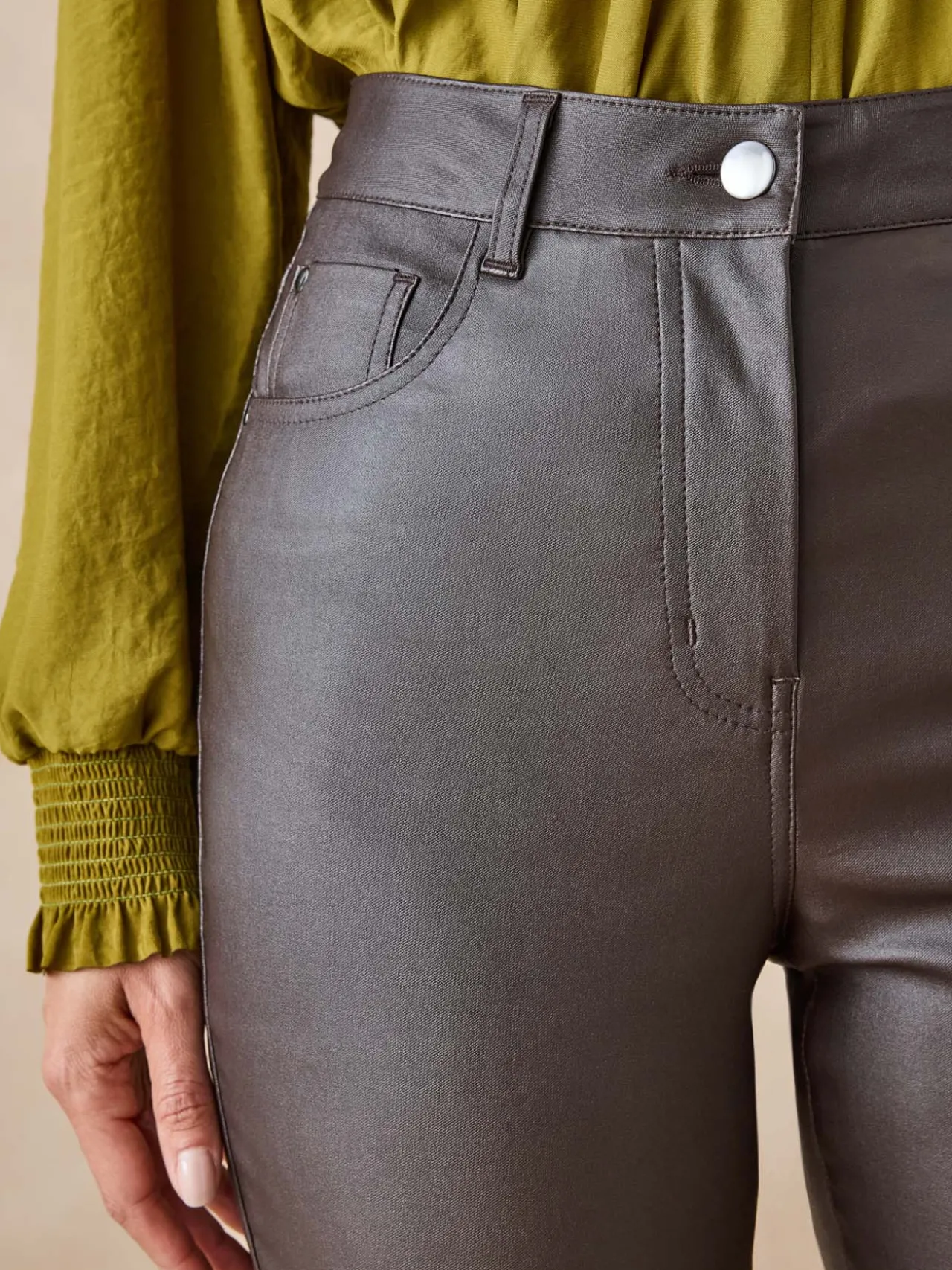 Pantalon enduit taille haute