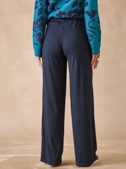 Pantalon large et droit