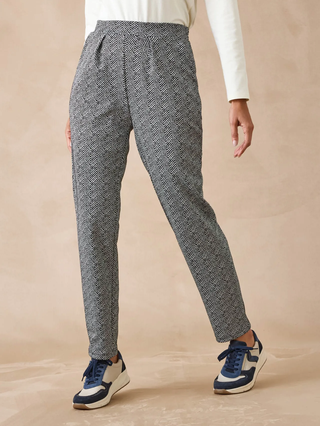 Pantalon élastiqué en maille