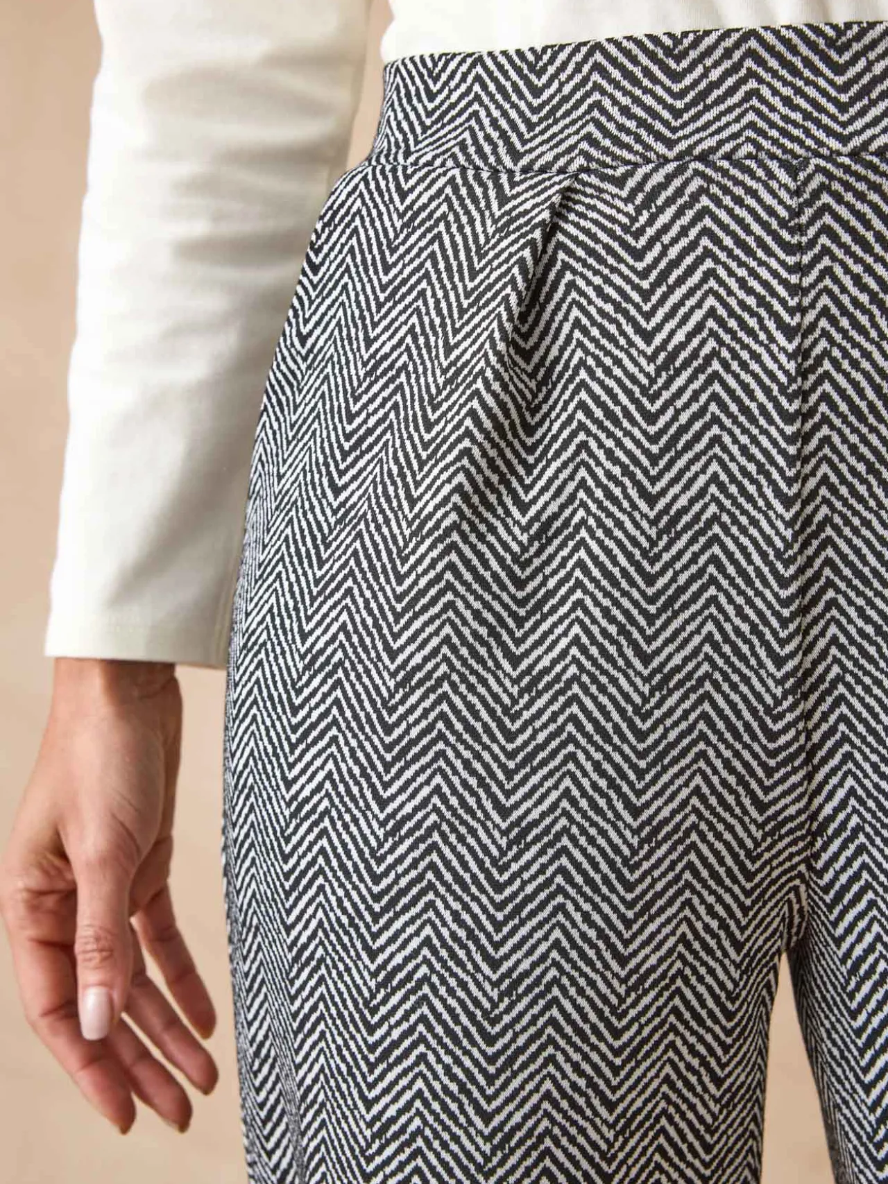 Pantalon élastiqué en maille