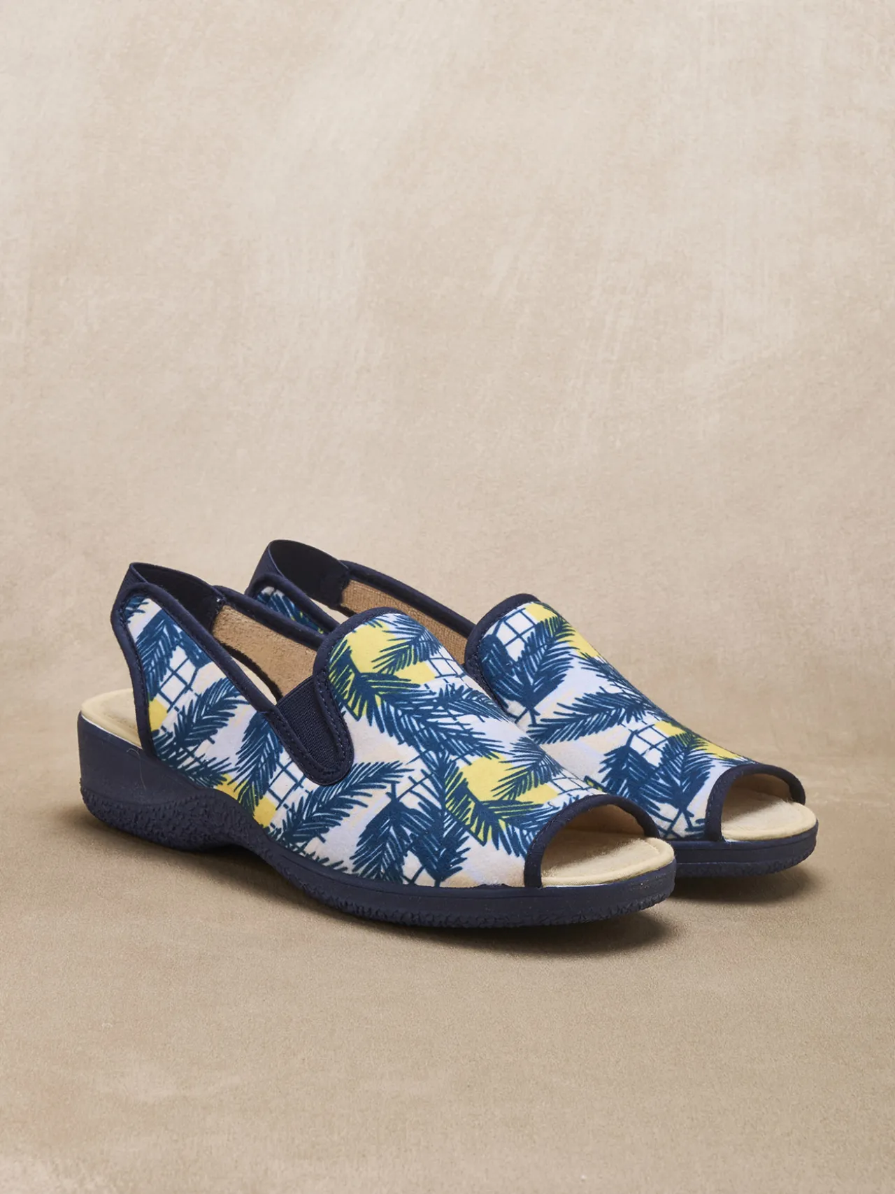 Pantoufles sandales élastiquées