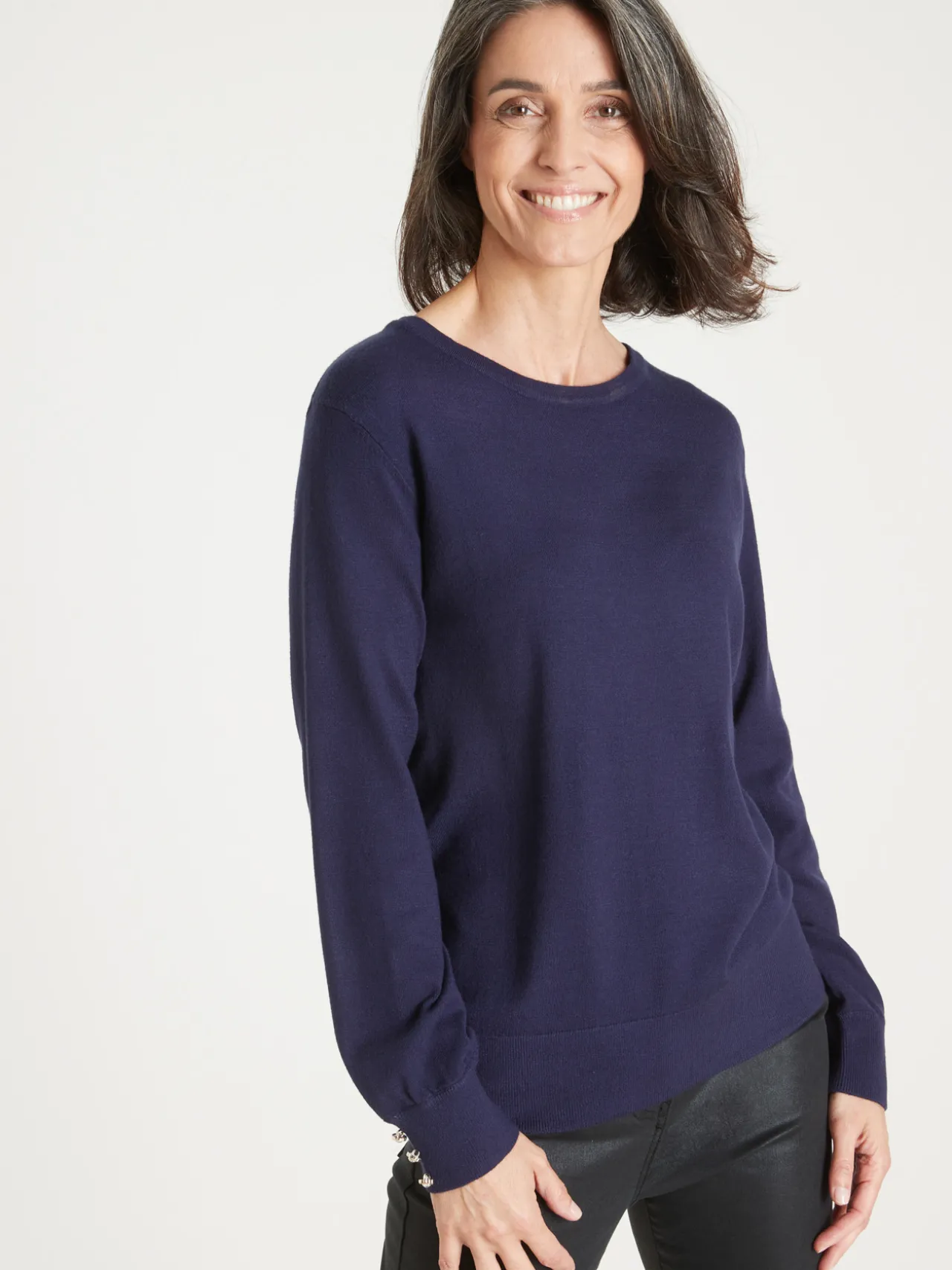 Pull boutons-bijoux aux manches