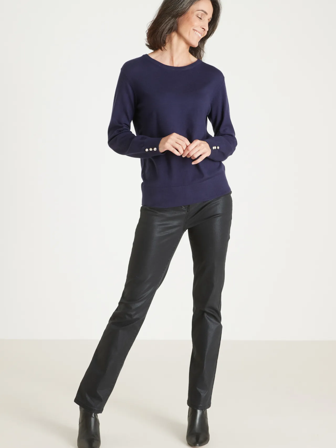 Pull boutons-bijoux aux manches