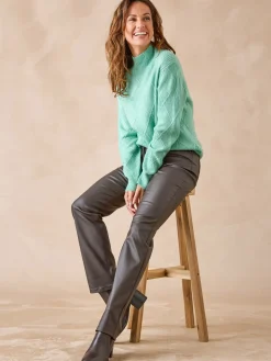 Pull géométrique col montant