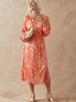 Robe ample en tissu satiné