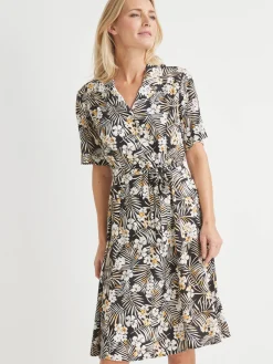 Robe col tailleur manches courtes