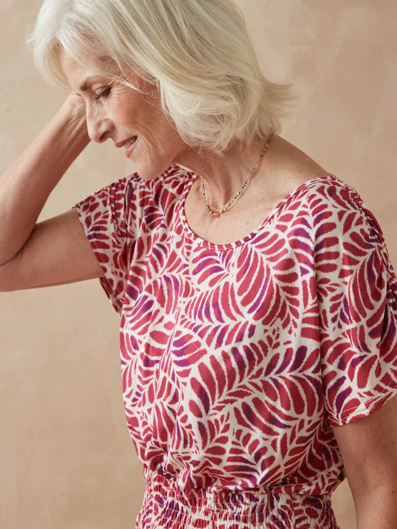 Robe encolure bateau en maille fluide