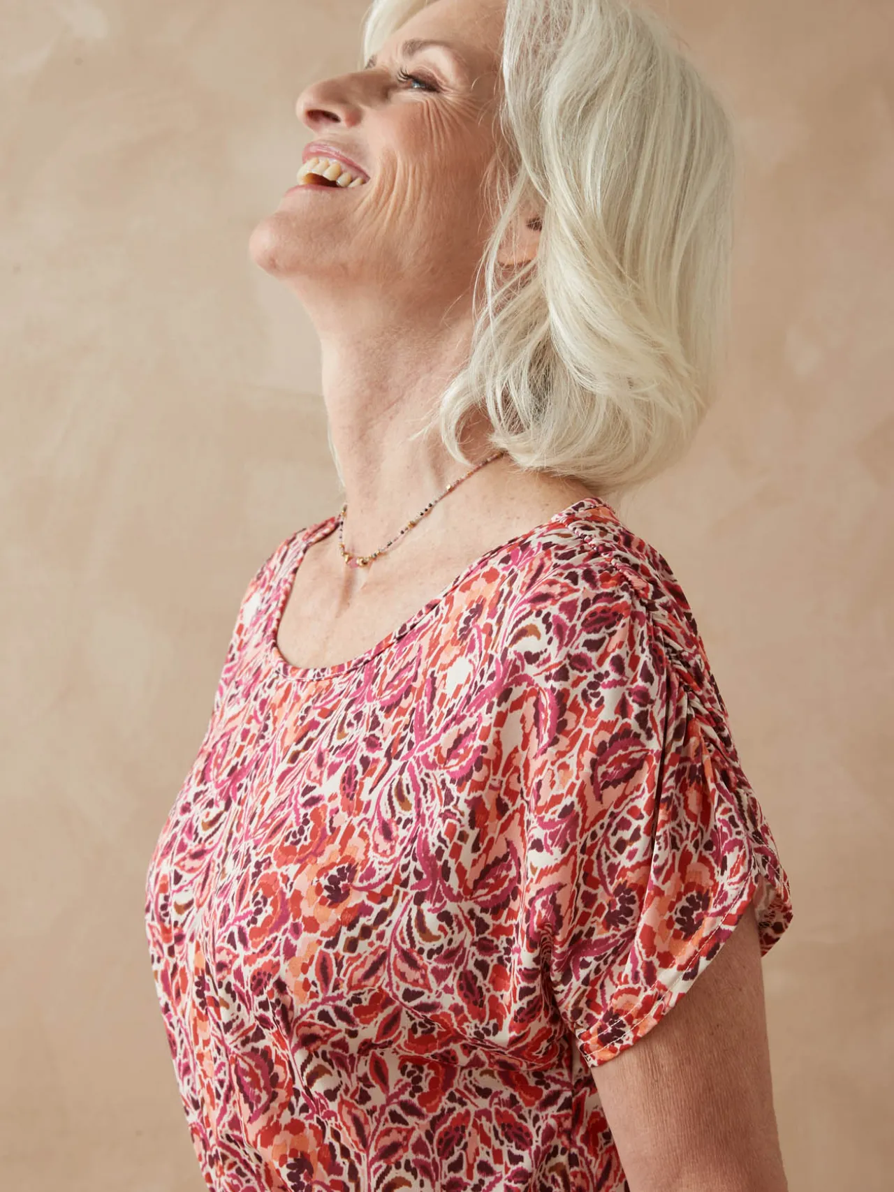 Robe encolure bateau en maille fluide