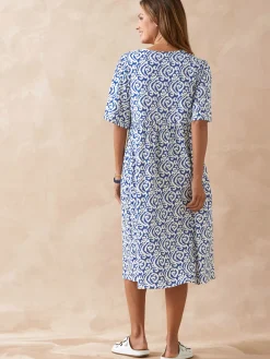 Robe évasée élastiquée taille