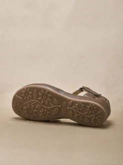 Salomés cuir à brides croisées