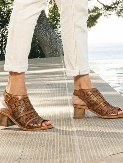 Sandales ajourées en cuir