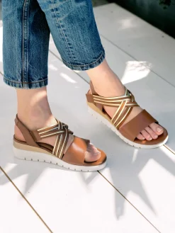 Sandales brides croisées à scratch