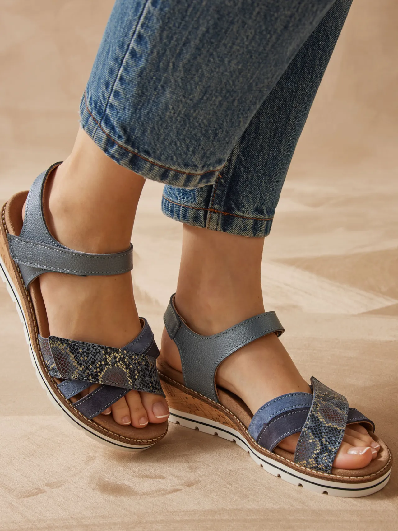 Sandales compensées double scratch